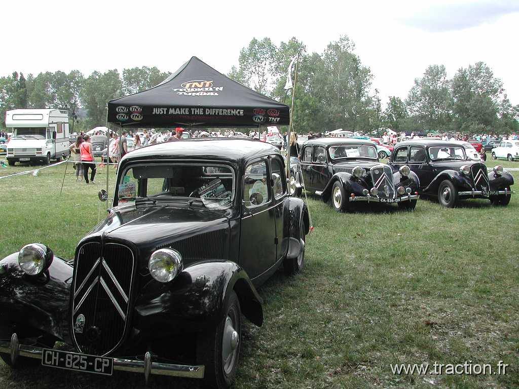 2014_Madine (171).JPG - 29ème Retro Meus'Auto au Lac de Madine, le Stand de la Traction Universelle